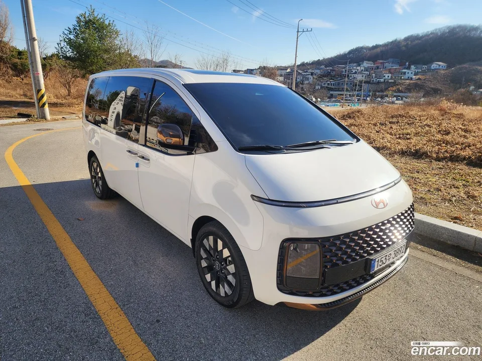 Hyundai Staria 4WD 9 2025 — фото 1, купить с доставкой в Москву