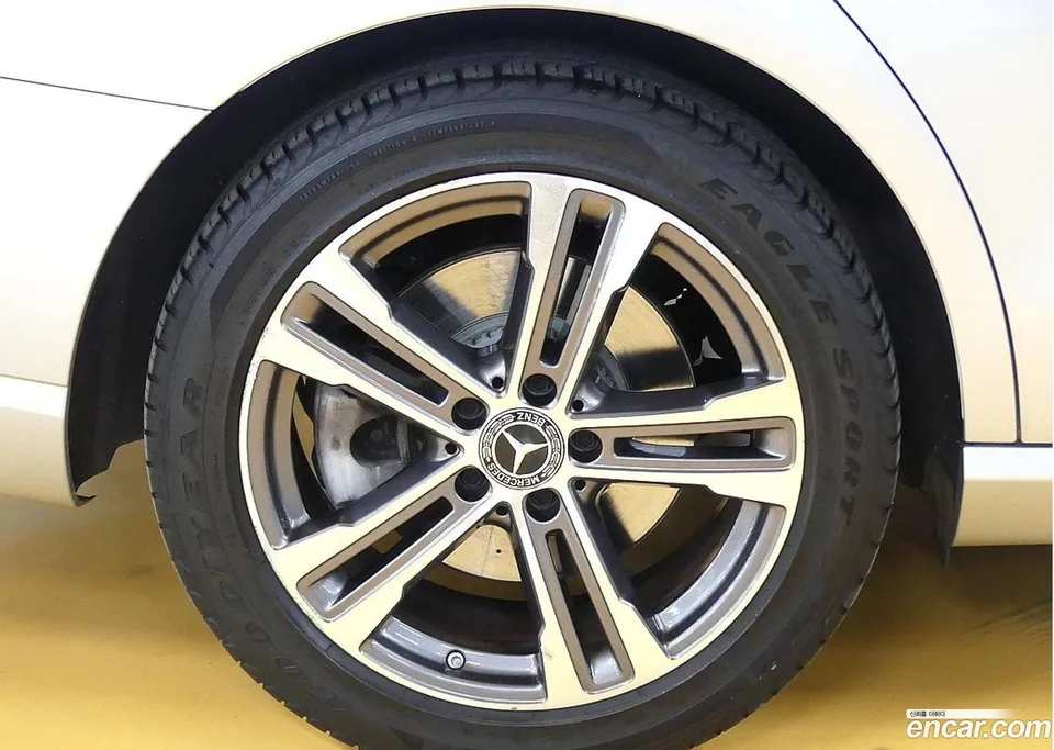 Mercedes-Benz E-Class E350 4MATIC 2022 — миниатюра 2