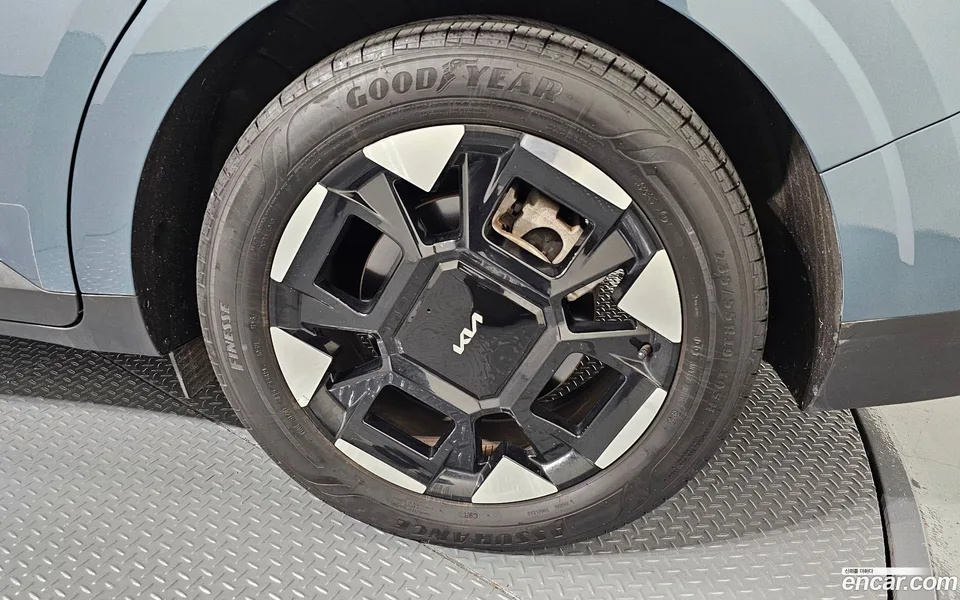Kia Carnival 7 2024 — thumbnail 2