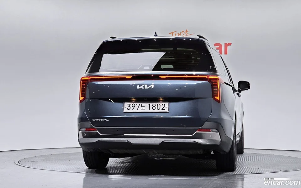 Kia Carnival 7 2024 — thumbnail 4
