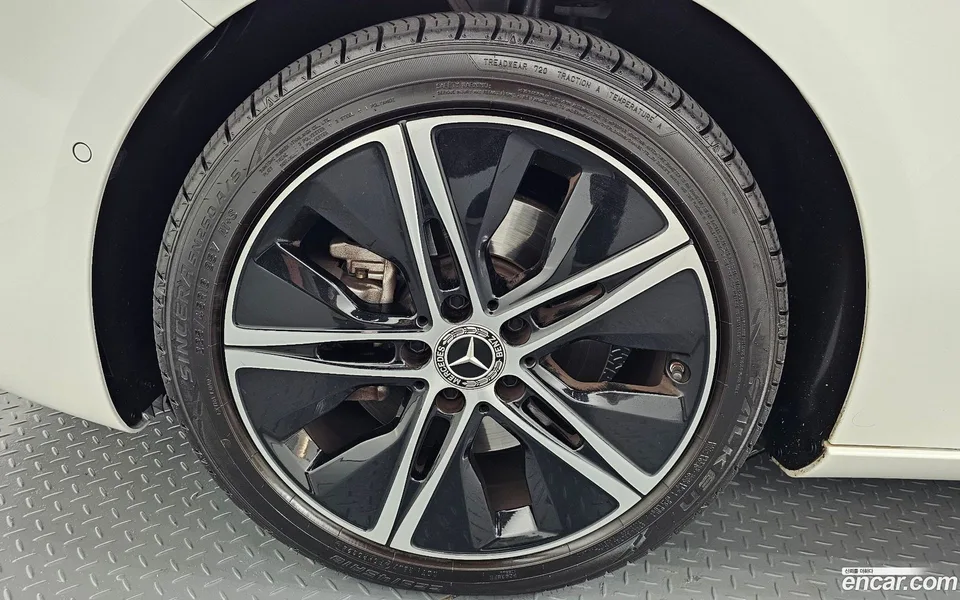 Mercedes-Benz A-Class A220 2024 — миниатюра 2