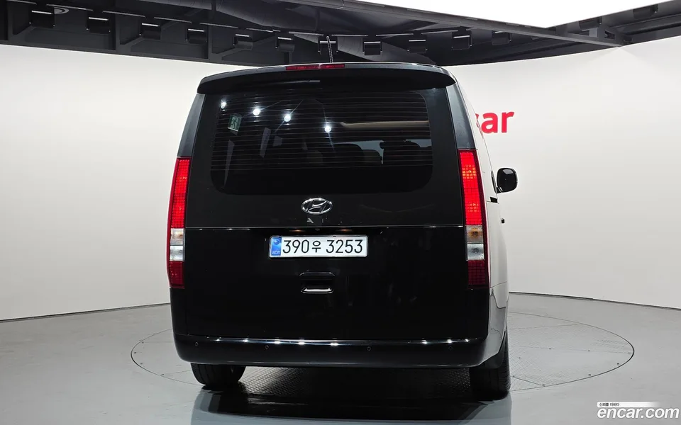 Hyundai Staria 9 2024 — миниатюра 4