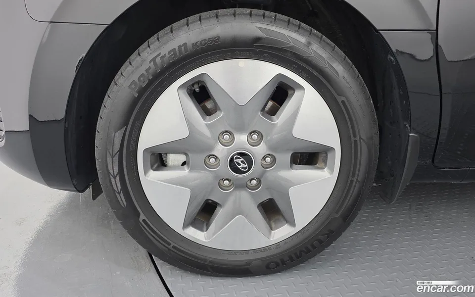 Hyundai Staria 9 2024 — миниатюра 5