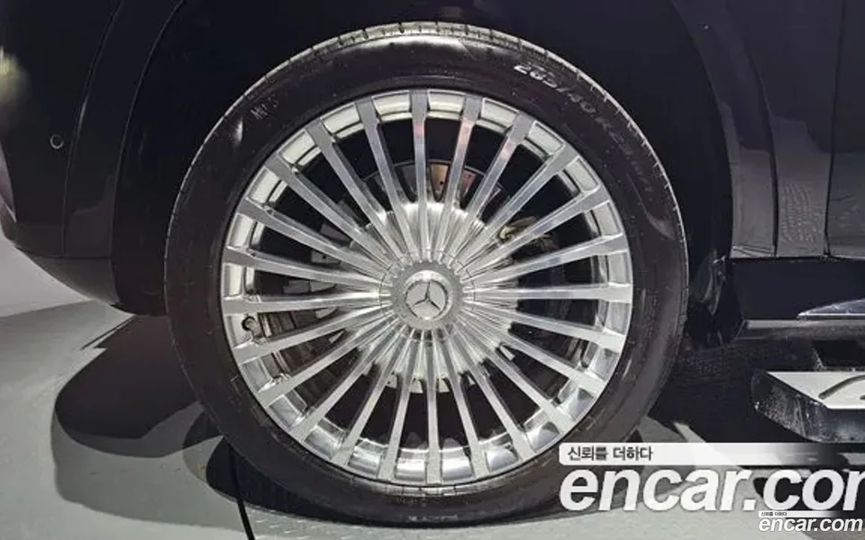Mercedes-Benz GLS-Class GLS600 4MATIC 2023 — миниатюра 5