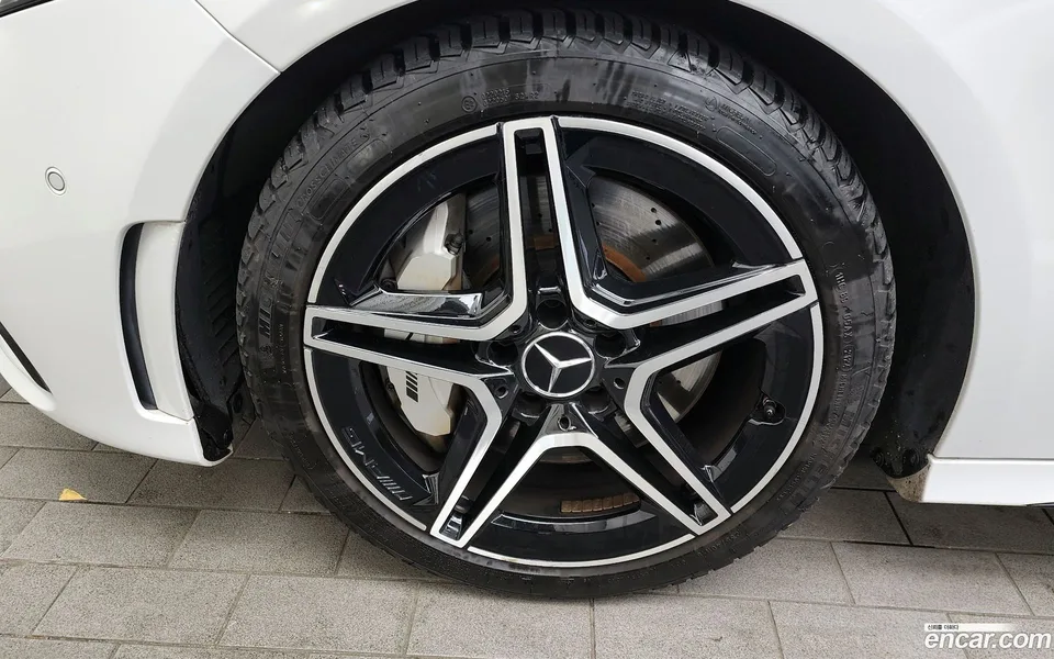 Mercedes-Benz A-Class AMG A35 4MATIC 2022 — миниатюра 5