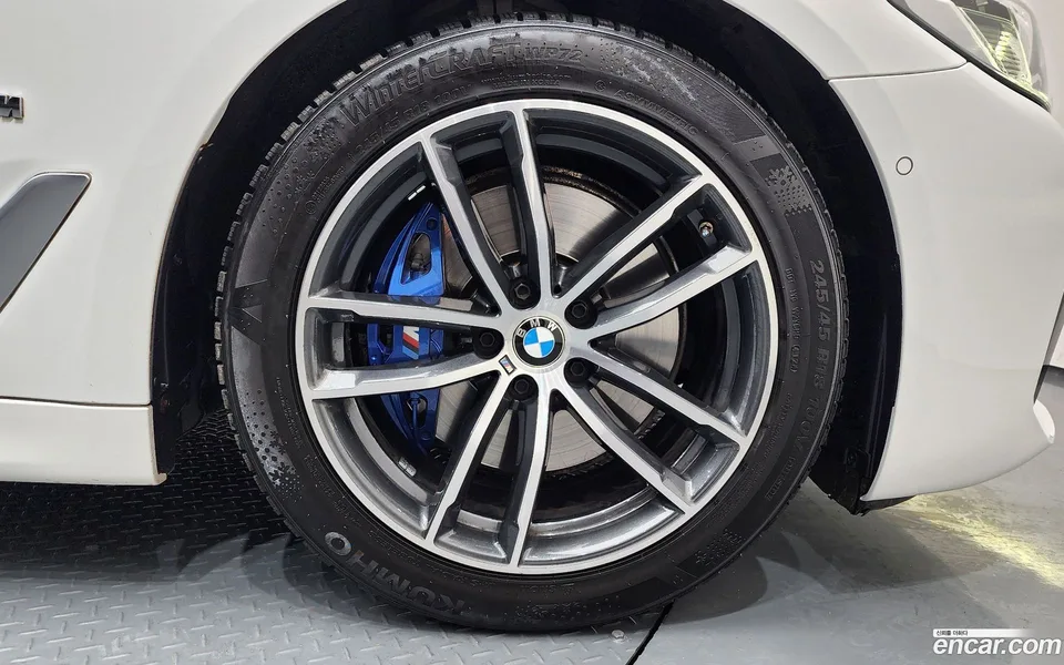 BMW 5 Series 520i M 2022 — миниатюра 5