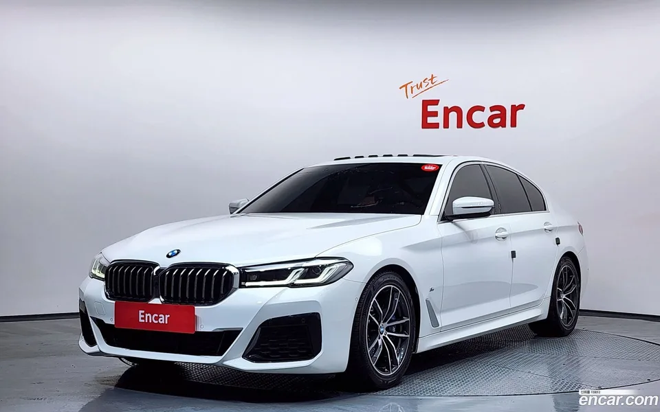 BMW 5 Series 520i M 2022 — фото 1, купить с доставкой в Москву