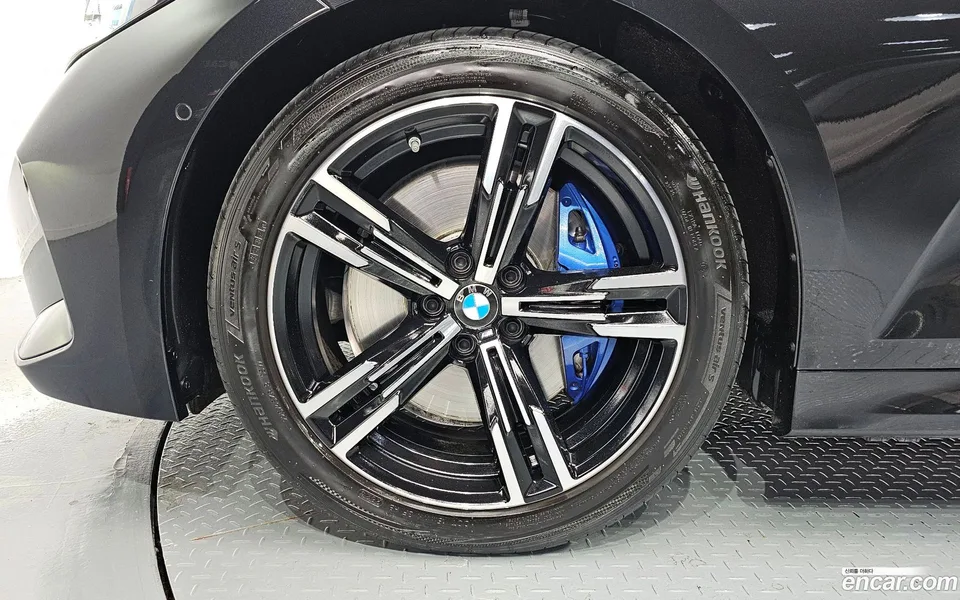 BMW 3 Series 320i M 2024 — миниатюра 2