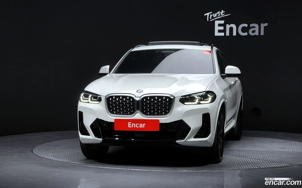BMW X4 xDrive20i M 2023 — миниатюра 3