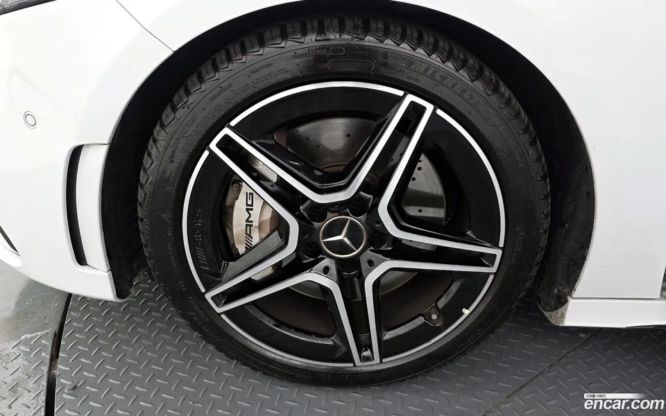 Mercedes-Benz A-Class AMG A35 4MATIC 2022 — миниатюра 2
