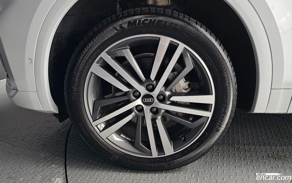 Audi Q5 45 TFSI 2022 — миниатюра 2