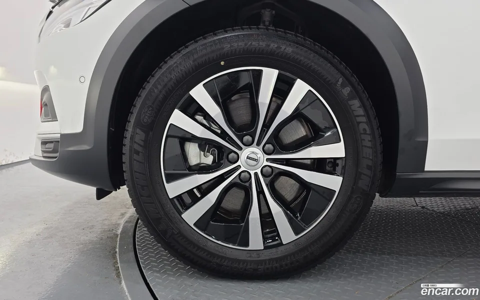 Volvo V90 Cross Country B5 AWD 2025 — миниатюра 5