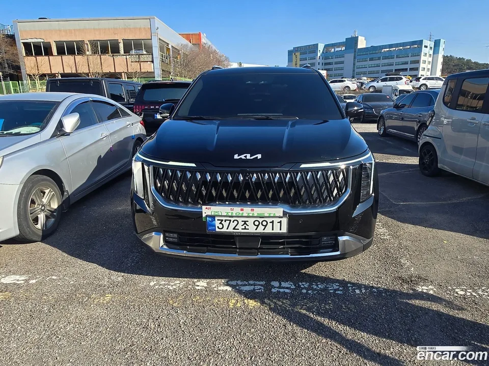 Kia Carnival 9 2024 — фото 1, купить с доставкой в Москву