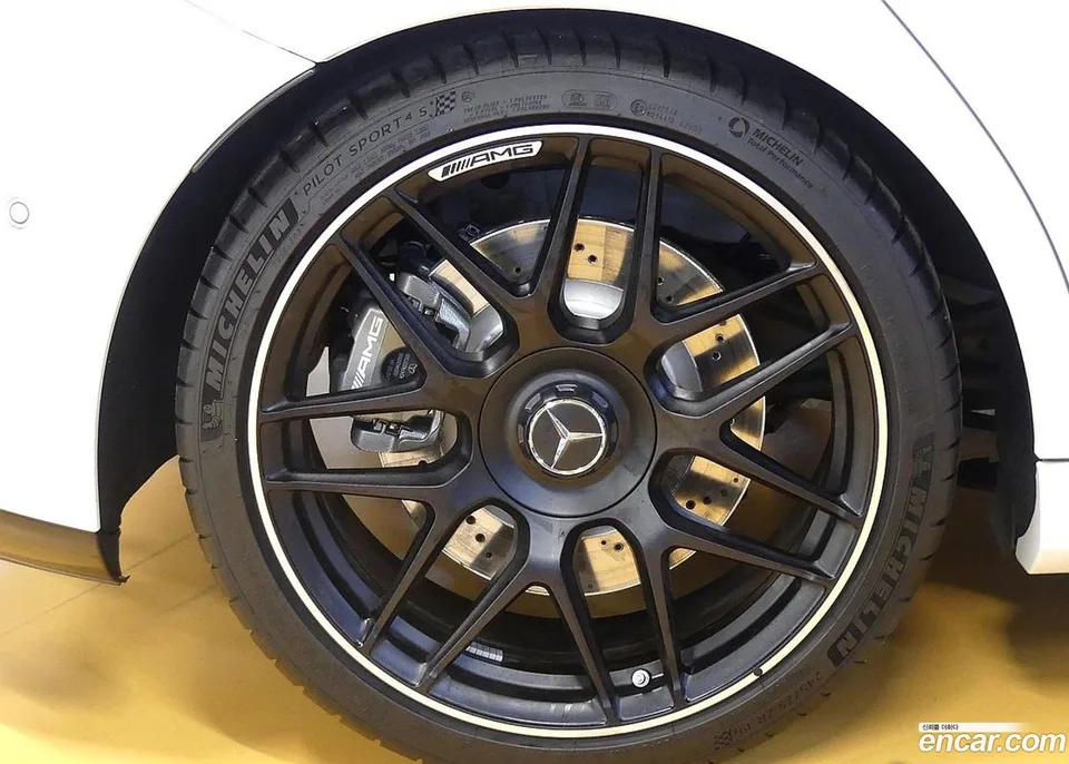 Mercedes-Benz A-Class AMG A45 4MATIC+ 2023 — миниатюра 2