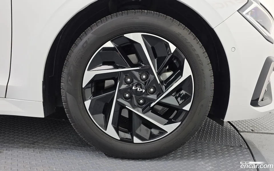 Kia K5 Hybrid 2024 — миниатюра 2