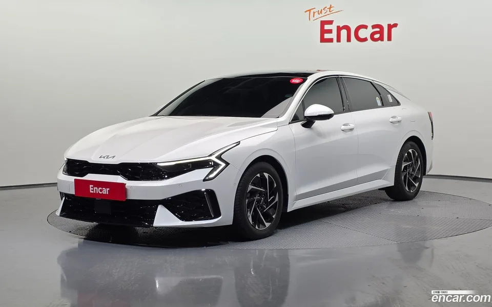 Kia K5 Hybrid 2024 — фото 1, купить с доставкой в Москву