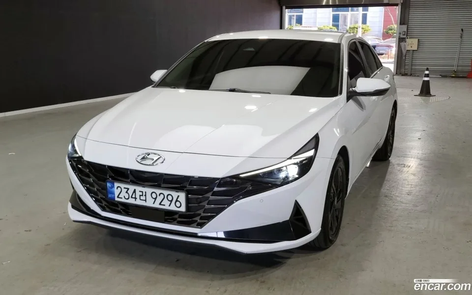 Hyundai Avante 1.6 2023 — фото 1, купить с доставкой в Москву