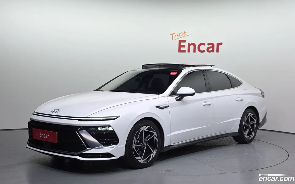 Hyundai Sonata The Edge 2.0 LPG 2023 — photo 1, buy with delivery to Moscow