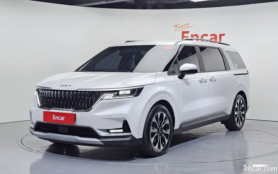 Kia Carnival 9 2022 — фото 1, купить с доставкой в Москву