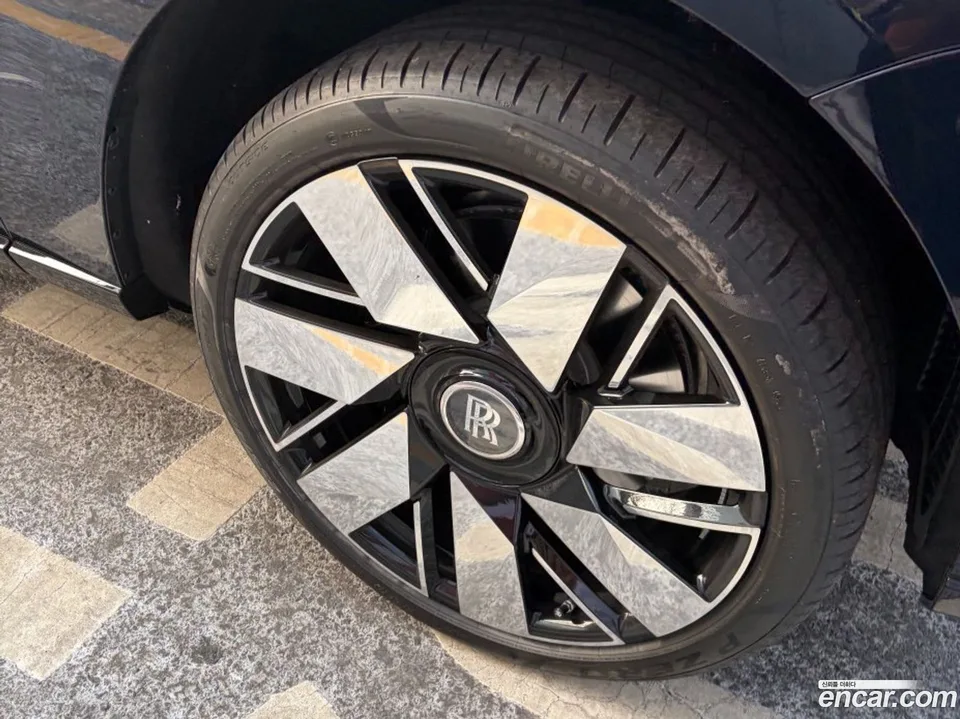 Rolls-Royce Cullinan 6.7 V12 2025 — миниатюра 2