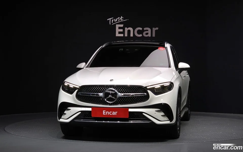 Mercedes-Benz GLC-Class GLC300 4MATIC AMG Line 2024 — миниатюра 3