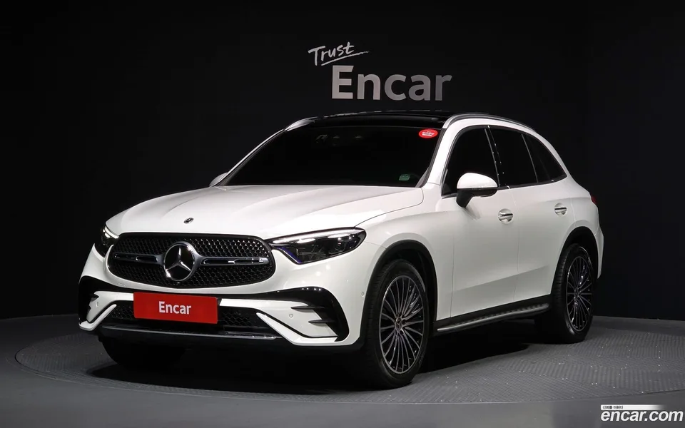Mercedes-Benz GLC-Class GLC300 4MATIC AMG Line 2024 — фото 1, купить с доставкой в Москву