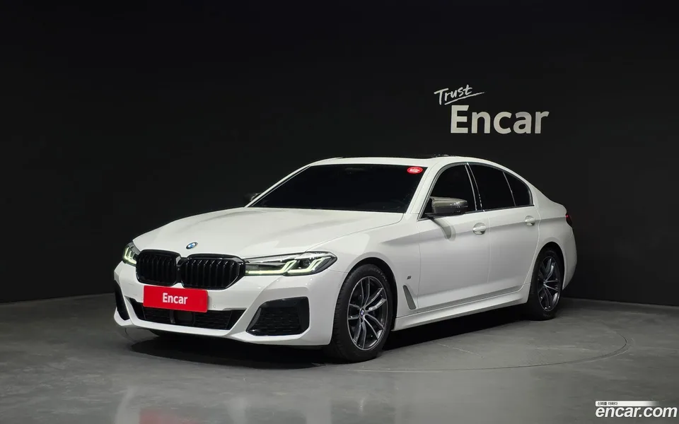 BMW 5 Series 520i M 2023 — фото 1, купить с доставкой в Москву