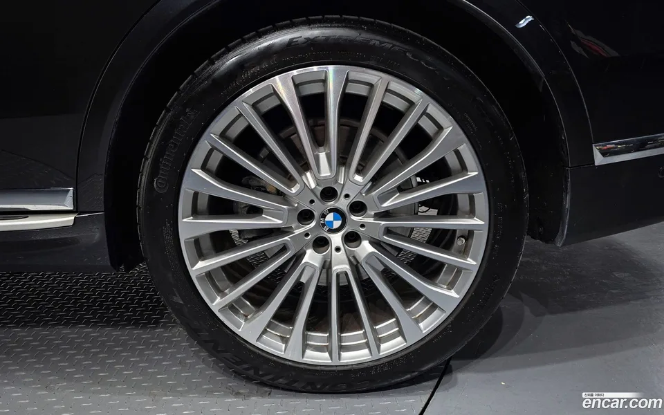 BMW X7 xDrive 40d 7 2023 — миниатюра 5