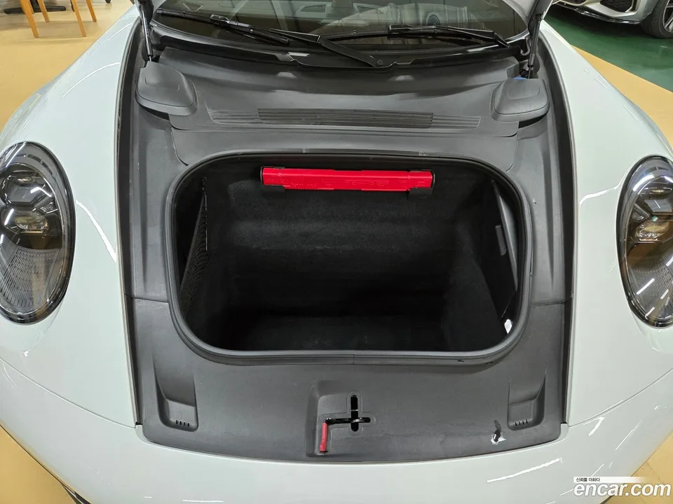 Porsche 911 (992) 4 GTS 2023 — миниатюра 3