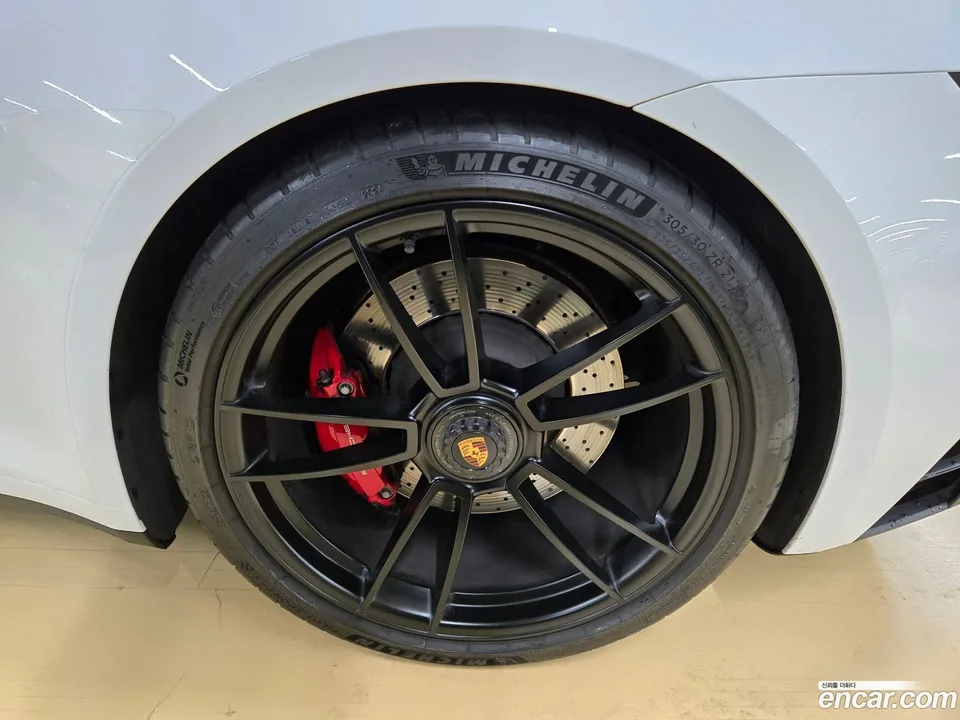 Porsche 911 (992) 4 GTS 2023 — миниатюра 5