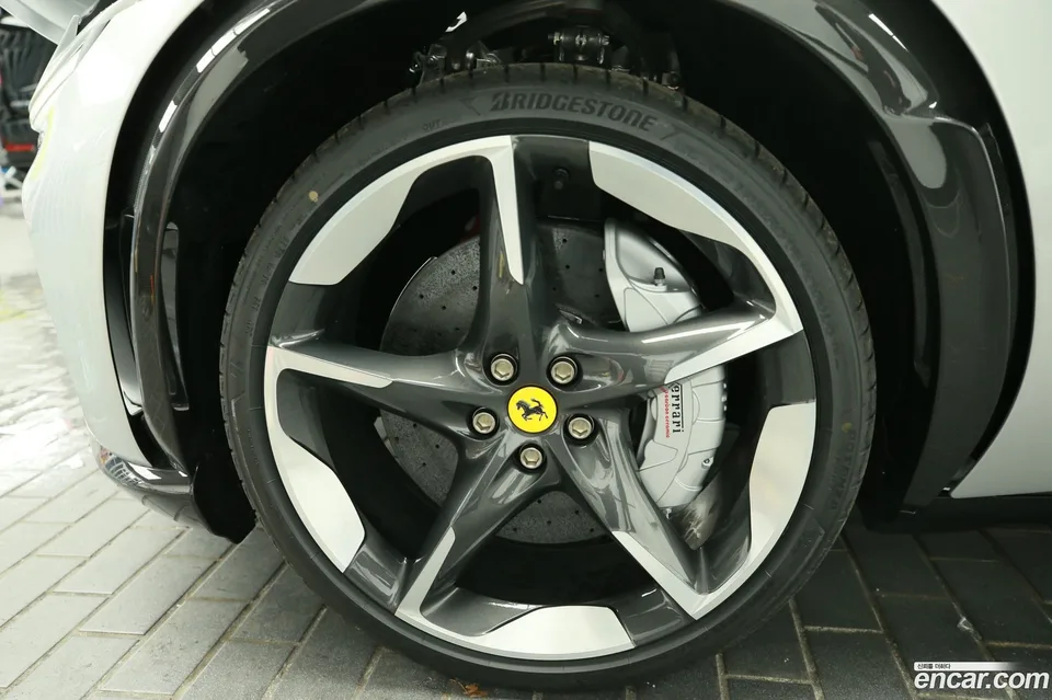 Ferrari Purosangue 6.5 V12 2025 — thumbnail 2