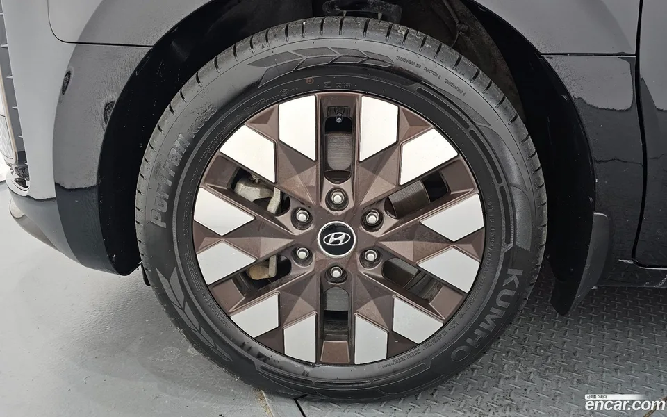 Hyundai Staria 4WD 9 2022 — миниатюра 2