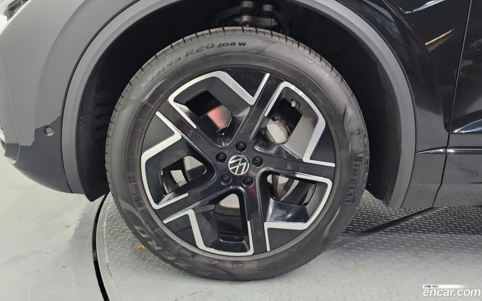 Volkswagen Touareg 3.0 TDI 2024 — миниатюра 2