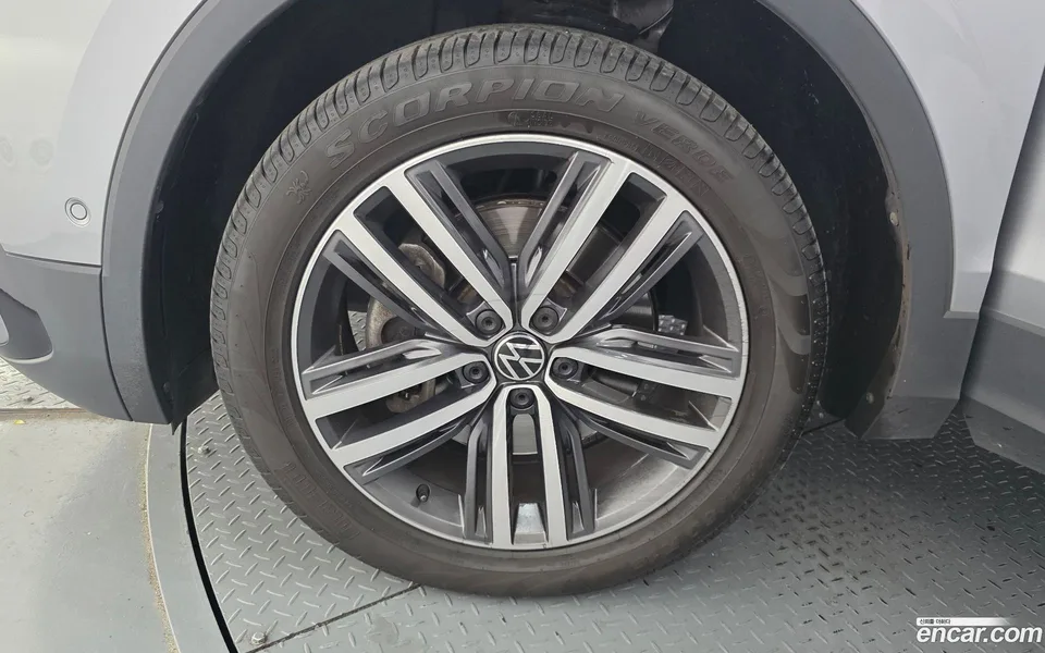 Volkswagen Tiguan Allspace 2.0 TSI 2022 — миниатюра 5