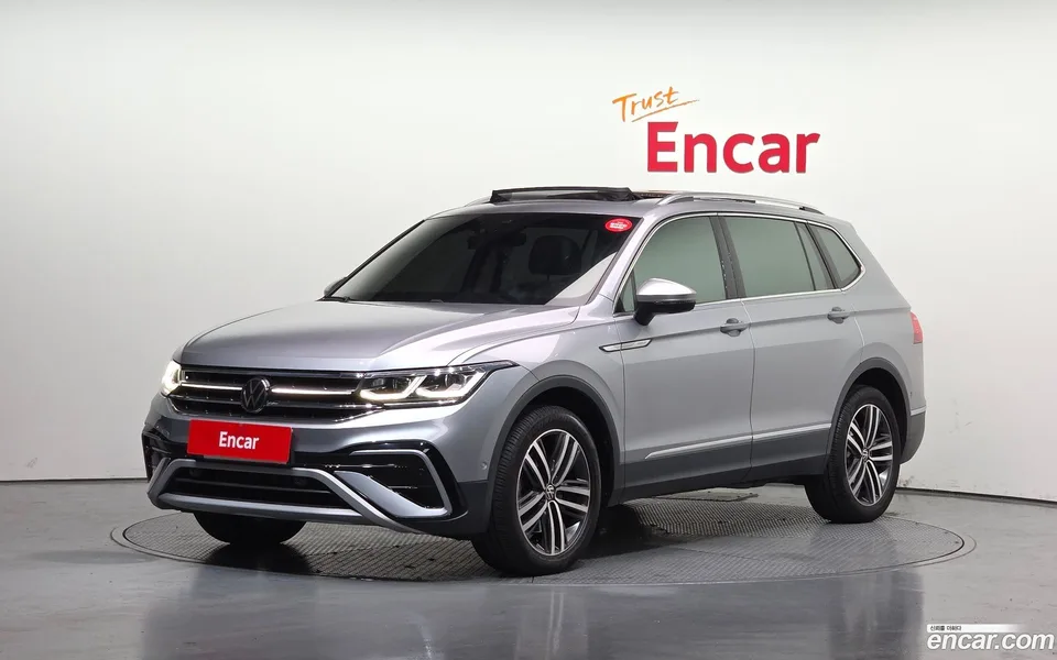 Volkswagen Tiguan Allspace 2.0 TSI 2022 — фото 1, купить с доставкой в Москву
