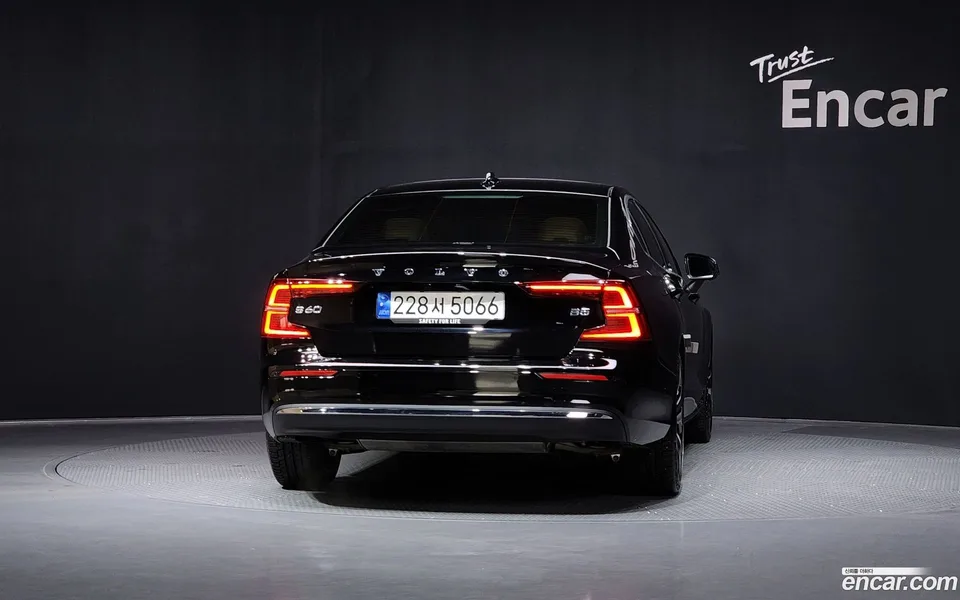 Volvo S60 B5 2023 — миниатюра 3