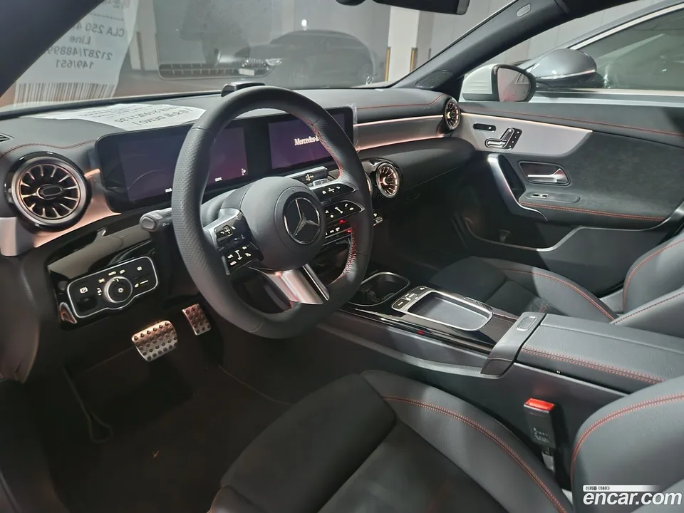 Mercedes-Benz CLA-Class CLA250 4MATIC 2025 — thumbnail 3
