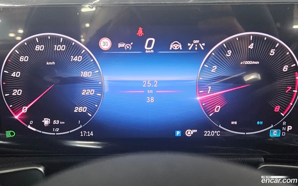 Mercedes-Benz GLB-Class GLB250 4MATIC 2025 — миниатюра 5