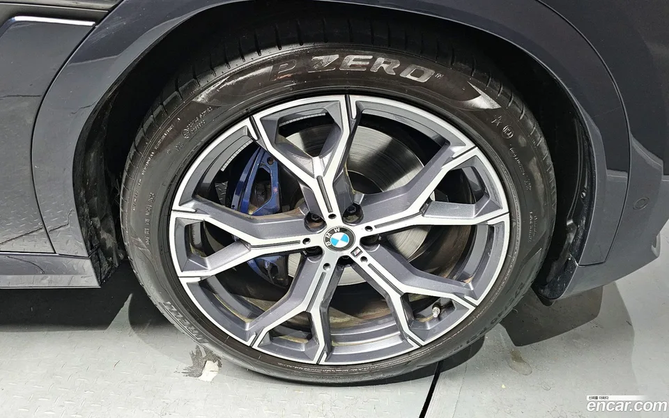 BMW X6 xDrive40i M 2023 — миниатюра 2