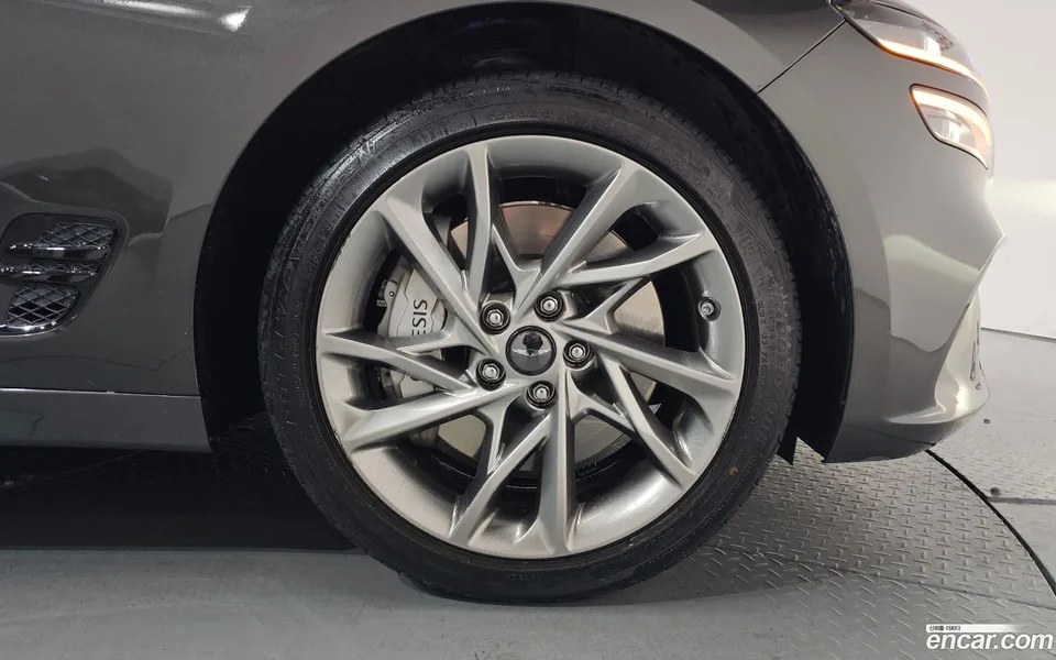 Genesis G70 2.5T 2WD 2023 — миниатюра 5