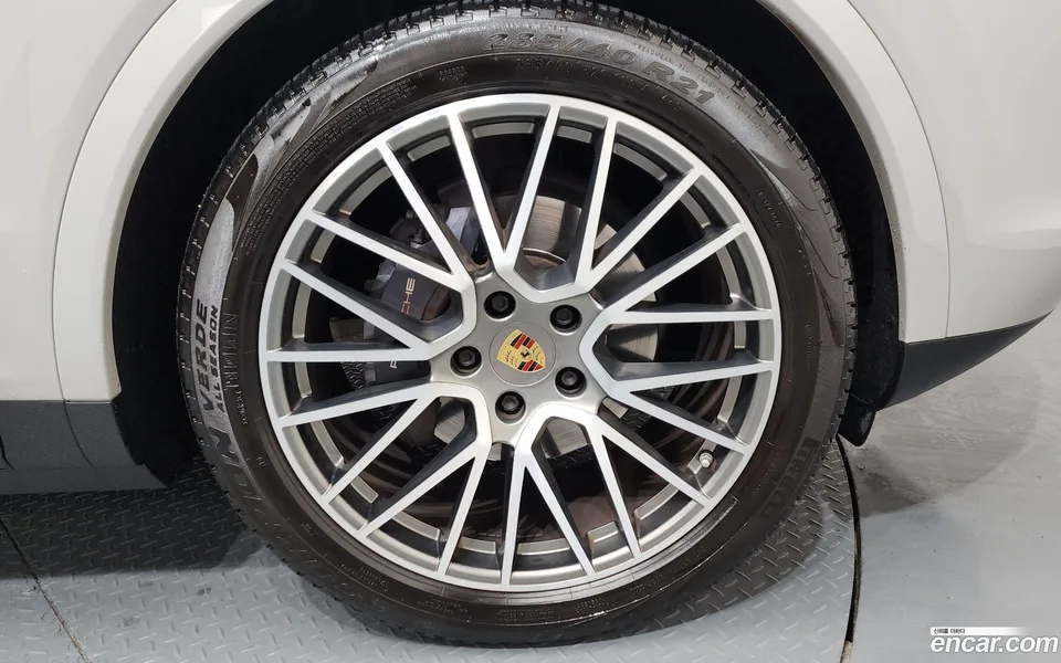 Porsche Cayenne 3.0 2022 — миниатюра 2
