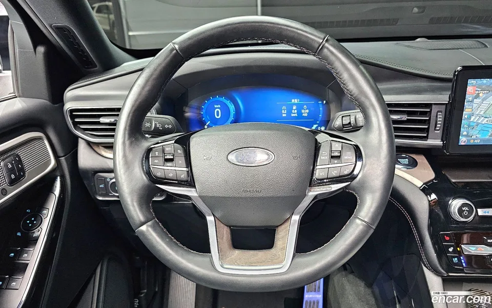 Ford Explorer 3.0 4WD 2022 — миниатюра 2