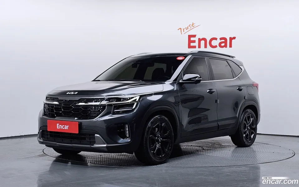 Kia Seltos 1.6 2WD 2023 — фото 1, купить с доставкой в Москву
