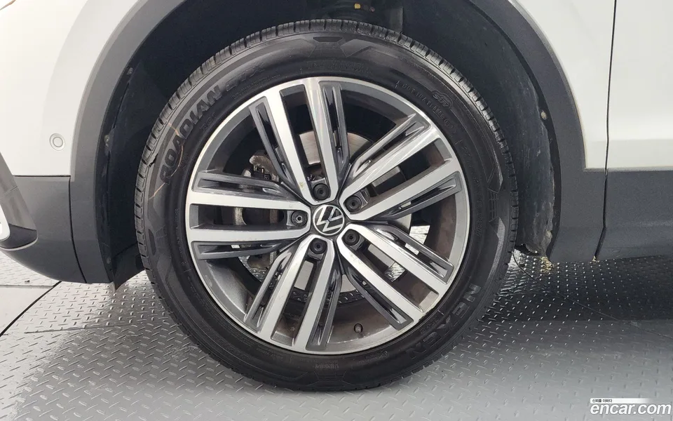Volkswagen Tiguan Allspace 2.0 TSI 2022 — миниатюра 2