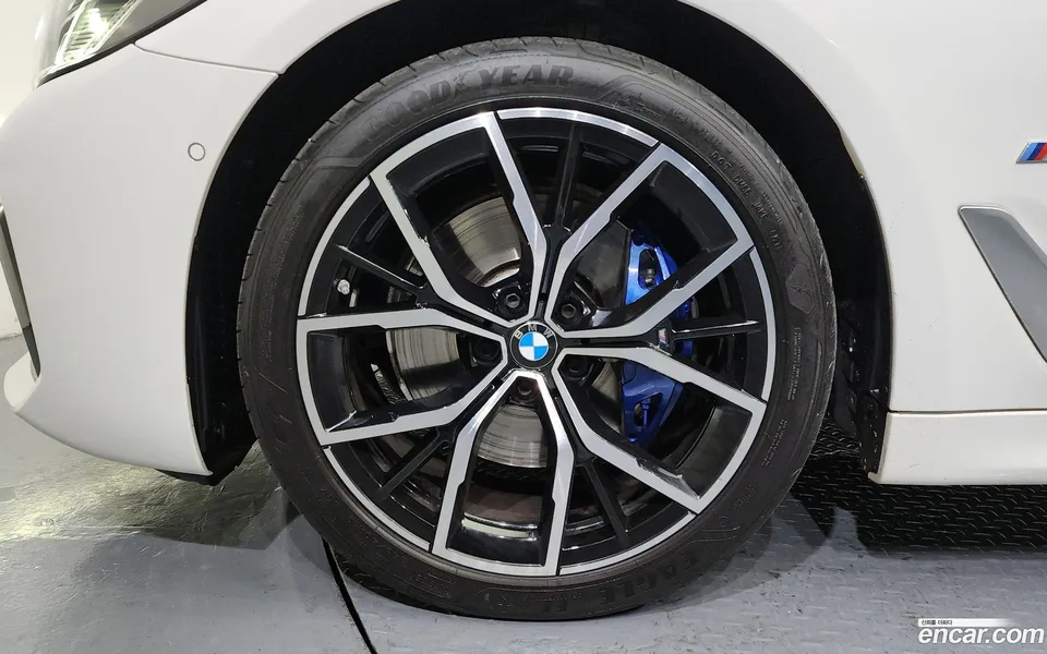 BMW 5 Series 530i M 2022 — миниатюра 2