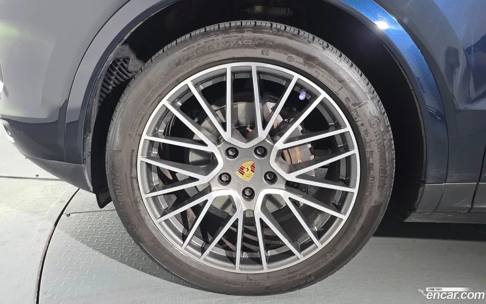 Porsche Cayenne 3.0 2022 — миниатюра 2