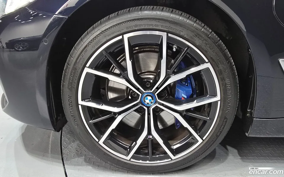 BMW 5 Series 530e M 2022 — миниатюра 2