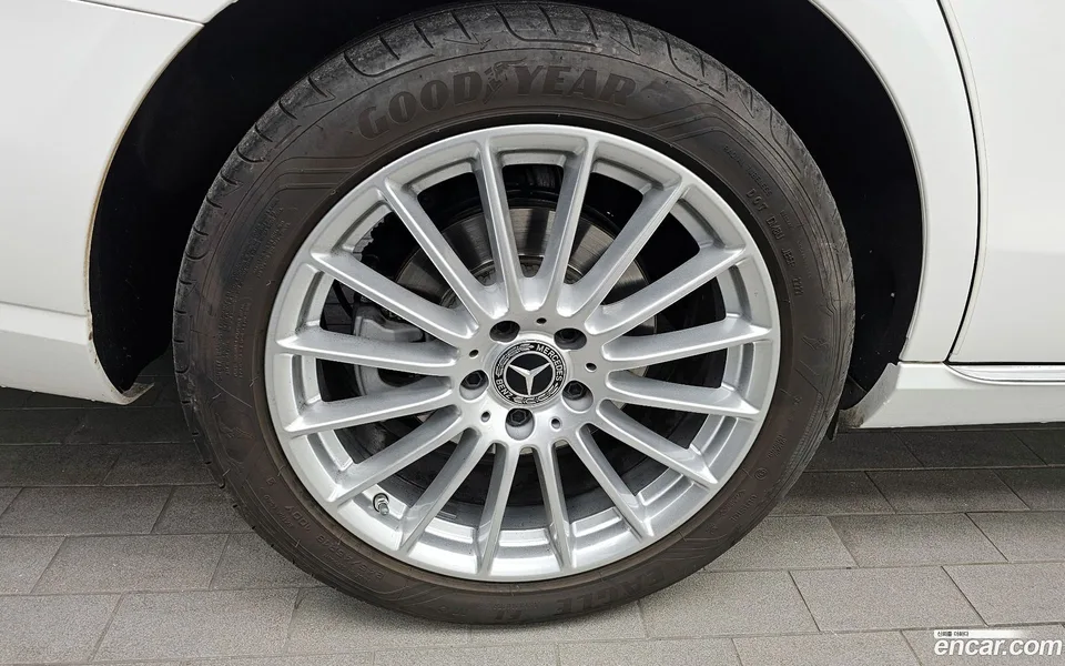 Mercedes-Benz E-Class E250 2022 — миниатюра 2