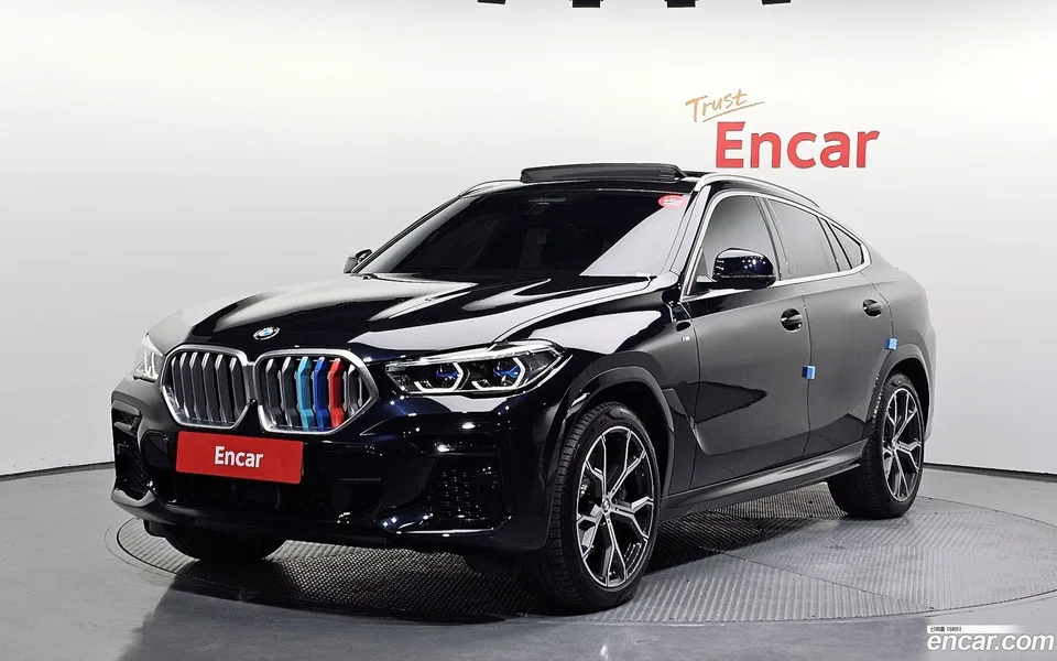 BMW X6 xDrive40i M 2022 — фото 1, купить с доставкой в Москву