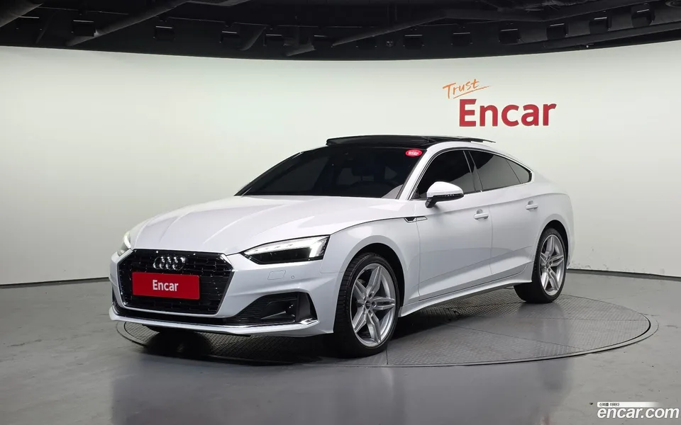 Audi A5 40 TFSI 2023 — фото 1, купить с доставкой в Москву